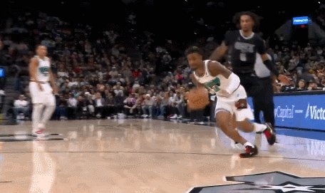 1737028144645049464.gif 华体会服务平台-被抹杀的赛季最佳隔扣?莫兰特险些埋葬文班亚马