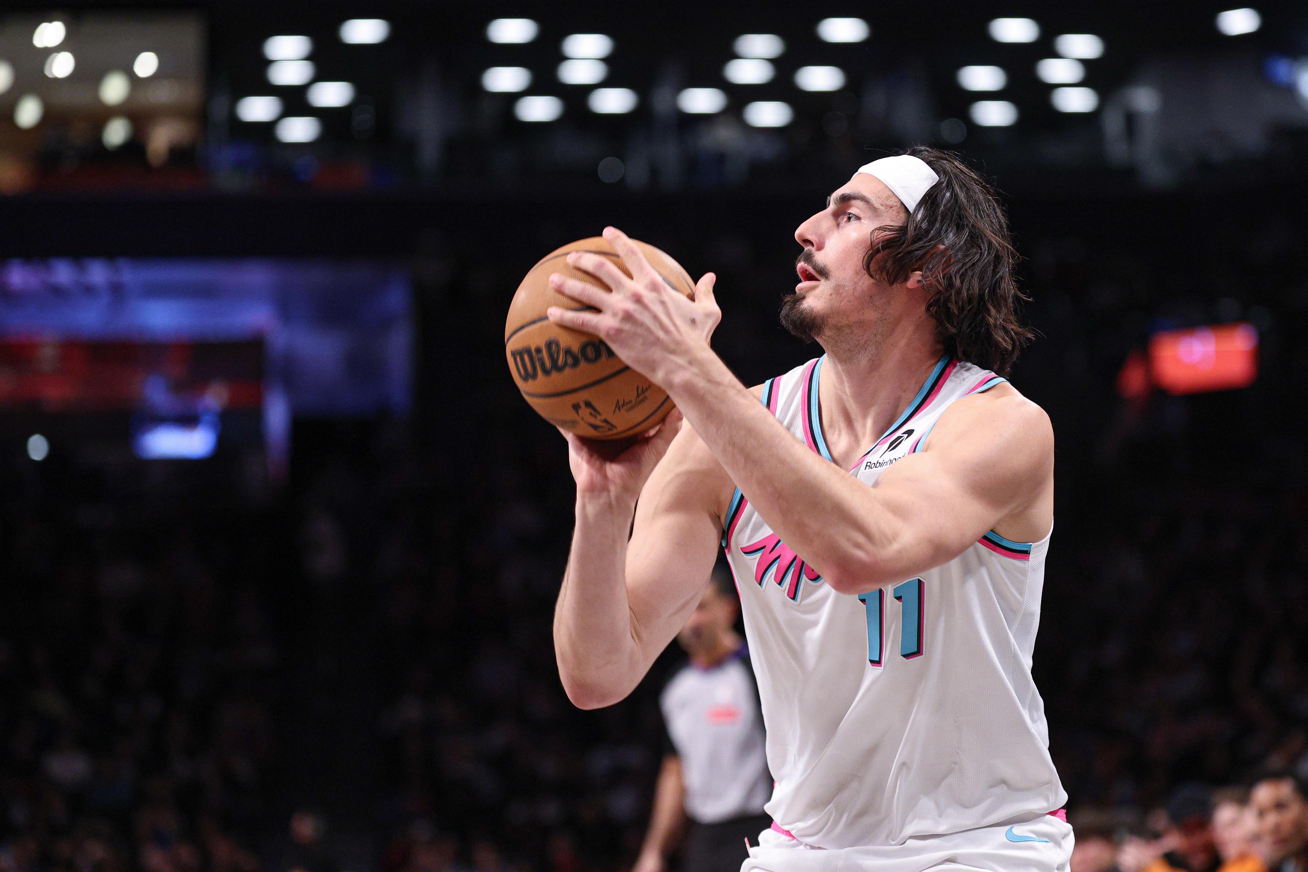 美媒设想三方交易：湖人得维金斯辅佐詹东 八村塁&amp;amp;克内克特赴热火