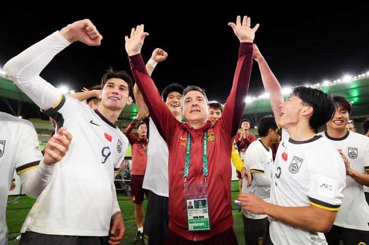 华体会体育官网-U23打出好成绩，安东尼奥备受认可：接下来的青年队请继续给他带