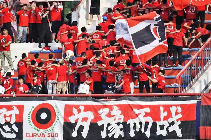 华体会主页-河南队新签“袖珍飞翼”，身高1米54的他凭啥打动主帅？|新疆|吾斯曼|内马尔·达·席尔瓦|内马尔|斯曼_新浪体育_新浪新闻